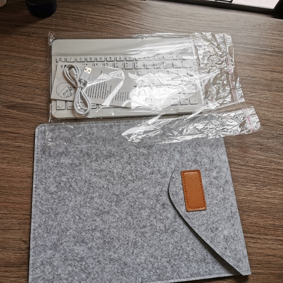 Bluetooth keyboard - Picture 1 of 1